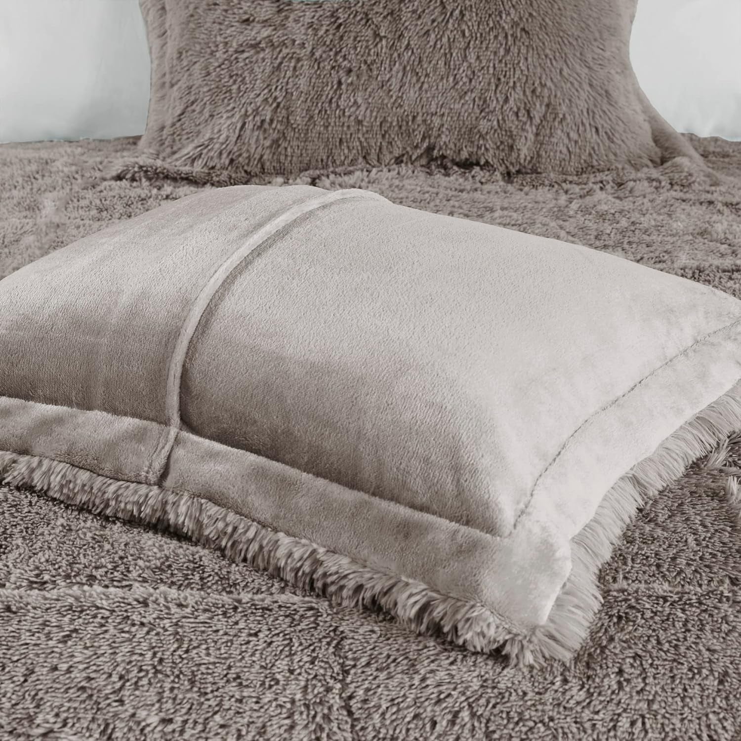 Malea Shaggy Comforter Set - Long Faux Fur Cozy Down Alternative, Modern Ultra Soft All-Season Bedding with Matching Sham, King/Cal King, Grey, 3 Piece