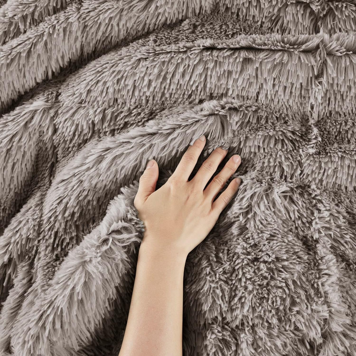 Malea Shaggy Comforter Set - Long Faux Fur Cozy Down Alternative, Modern Ultra Soft All-Season Bedding with Matching Sham, King/Cal King, Grey, 3 Piece